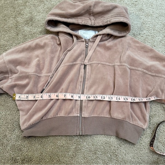 RSQ Recycled Neutral Brown Tan Velour Crop Full Zip Up Hoodie Size Large - Picture 5 of 8